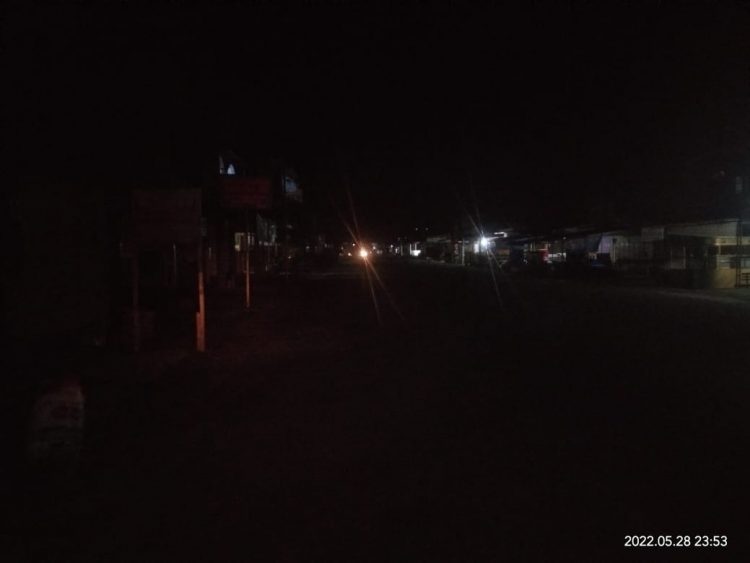 Suasana malam hari di Jalan Raya Ibukota Kabupaten Simalungun, Pamatang Raya. (Foto: Wahanainfo.com)