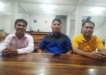 Dari kiri ke kanan :Sekretaris Panitia Triadil Saragih, Ketua Panitia Rado Damanik, Bendahara Panitia Esra Eduward Sinaga. (Foto : Jos)