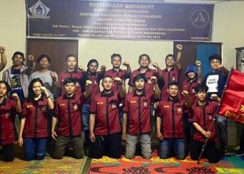 Pengurus DPK Himapsi ITM Periode 2022-2024, berfoto bersama di lokasi pelaksanaan Muskom. (Foto: Wahanainfo.com)
