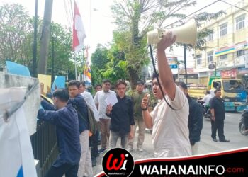 Aksi Unjuk Rasa DPW Persatuan Pemuda MAS Sumatera Utara Di Depan Kantor PUPR Sumatera Utara, Senin (22/01/2024).