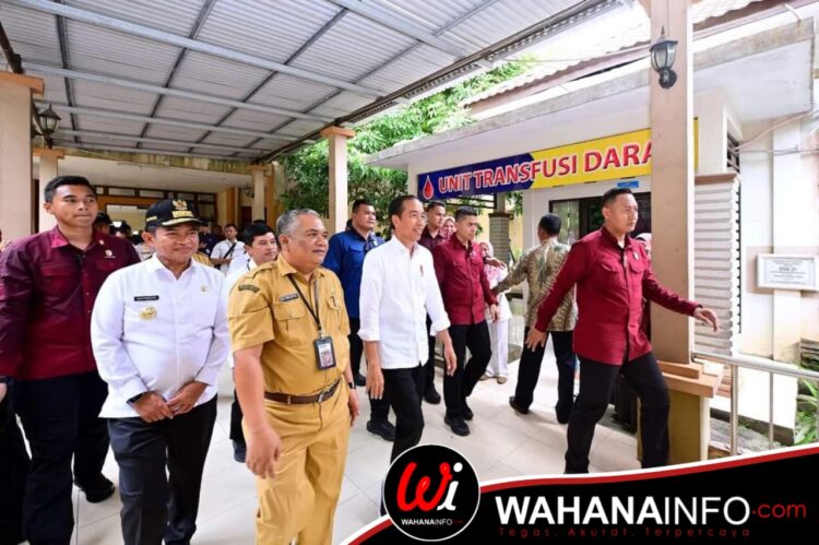 Presiden Indonesia Jokowi Widodo Saat Berkunjung Ke RSKP Kota Tebing Tinggi